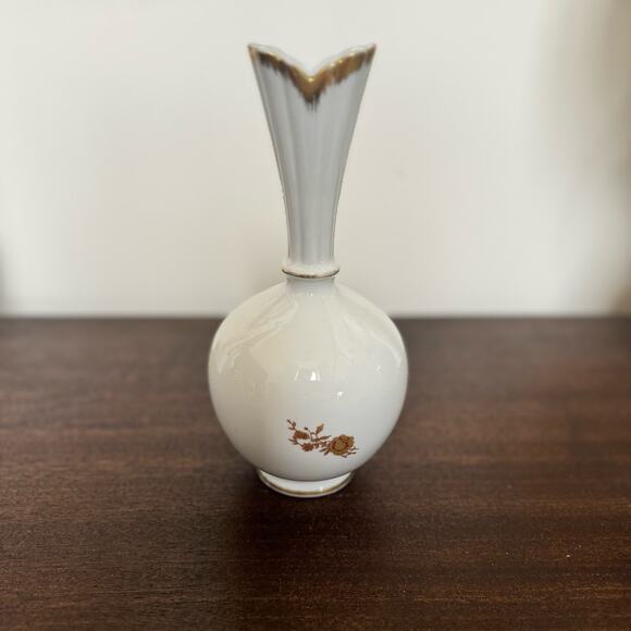 VTG Royal Kendall Porcelain Fine China Bud Vase Gold Trim Flowers Victorian - Picture 3 of 10